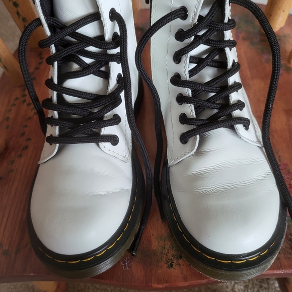 ♥️EUC♥️ DOC MARTENS GIRLS BOOTS - Picture 3 of 13
